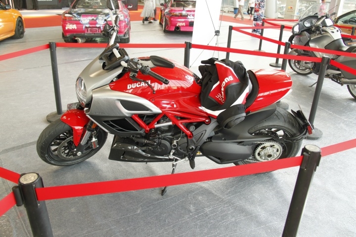 two thousand and eleven，Modified vehicle，