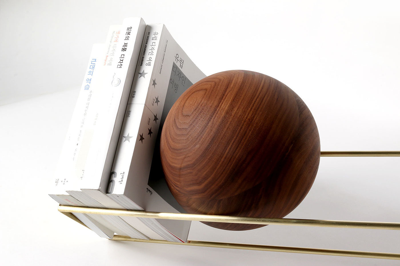 peculiar，bookshelf，furniture design ，Book support，originality，