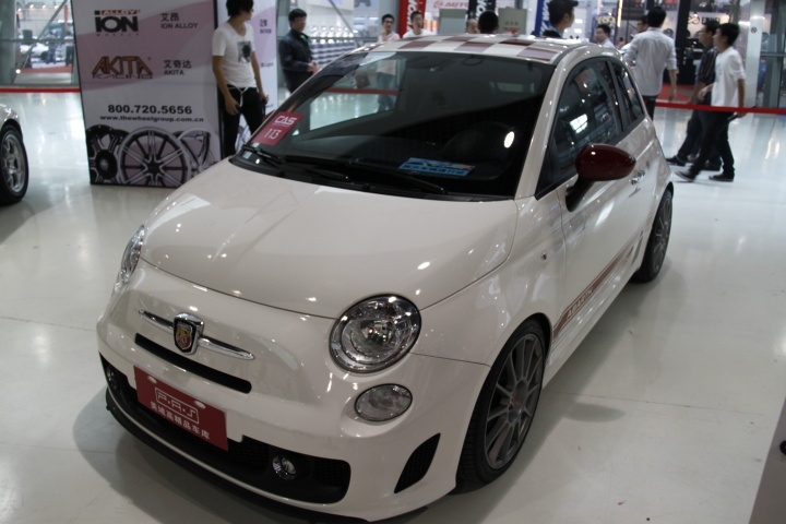 two thousand and eleven，Modified vehicle，