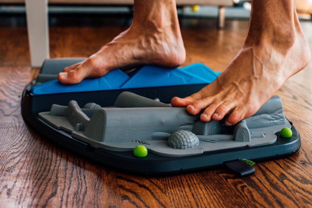 outdoor sport，door mat，stoic，