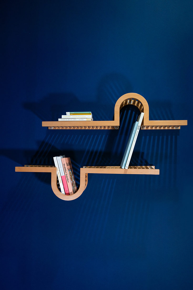 The Wave Shelf，bookshelf，woodiness，