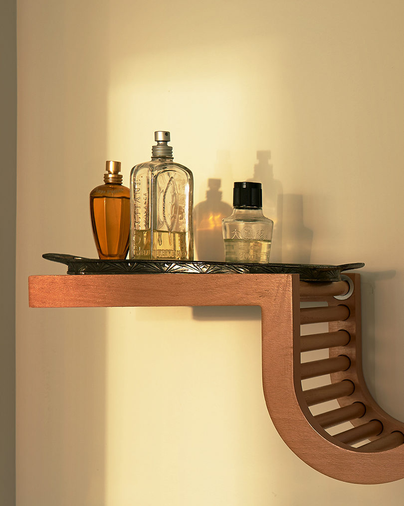 The Wave Shelf，bookshelf，woodiness，