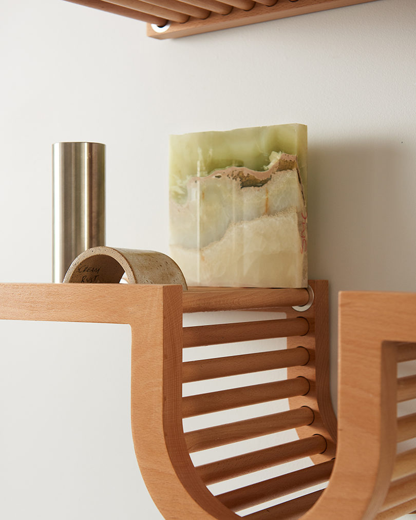 The Wave Shelf，bookshelf，woodiness，