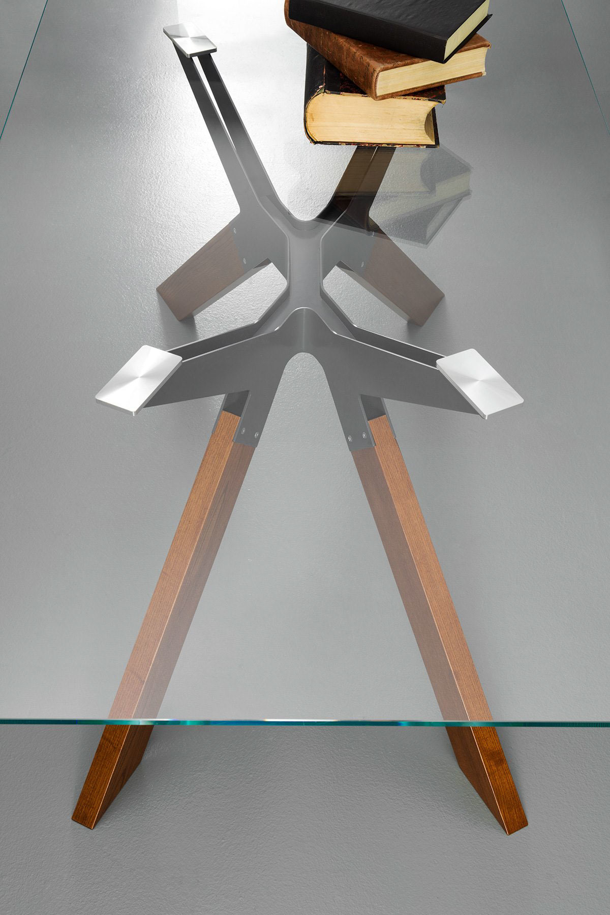 Table，Metal，texture of material，furniture design ，