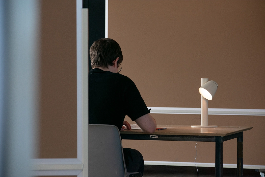 fashion，modern，furniture，lamps and lanterns，lighting，Desk lamp，