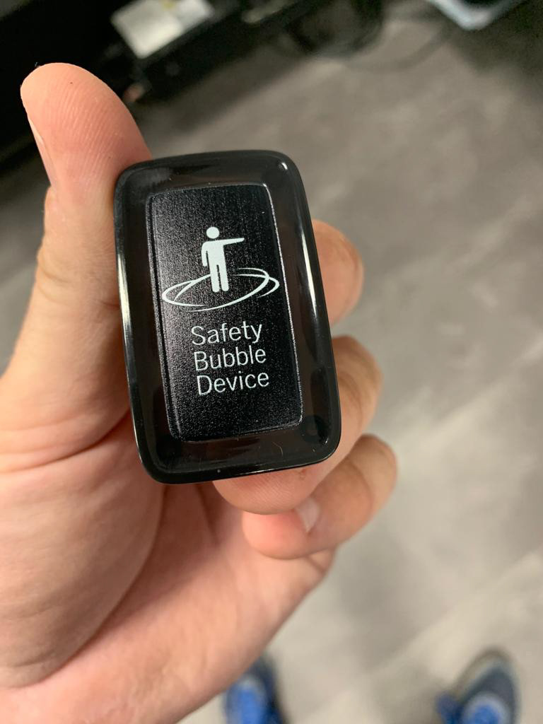 Portable，Electronic equipment，Social distance，security，