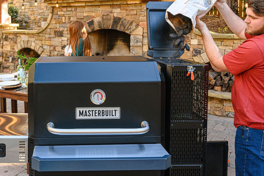 barbecue grill，charcoal，cooking，outdoors，