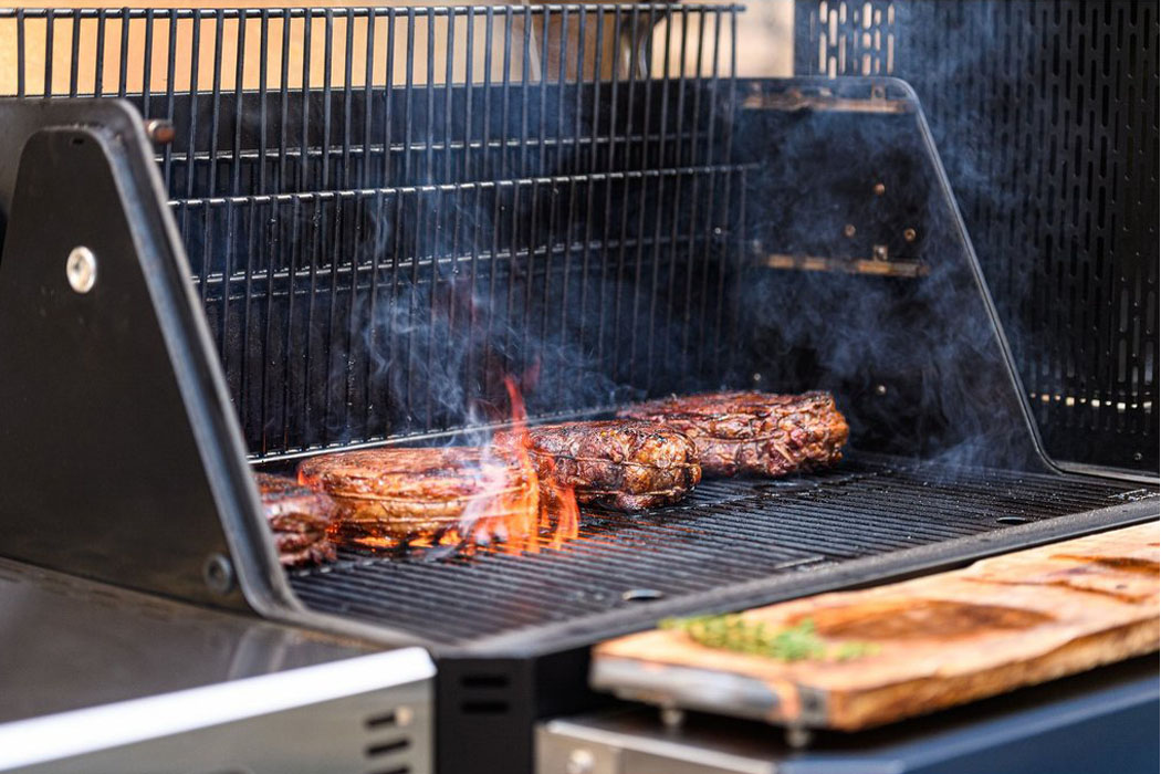 barbecue grill，charcoal，cooking，outdoors，