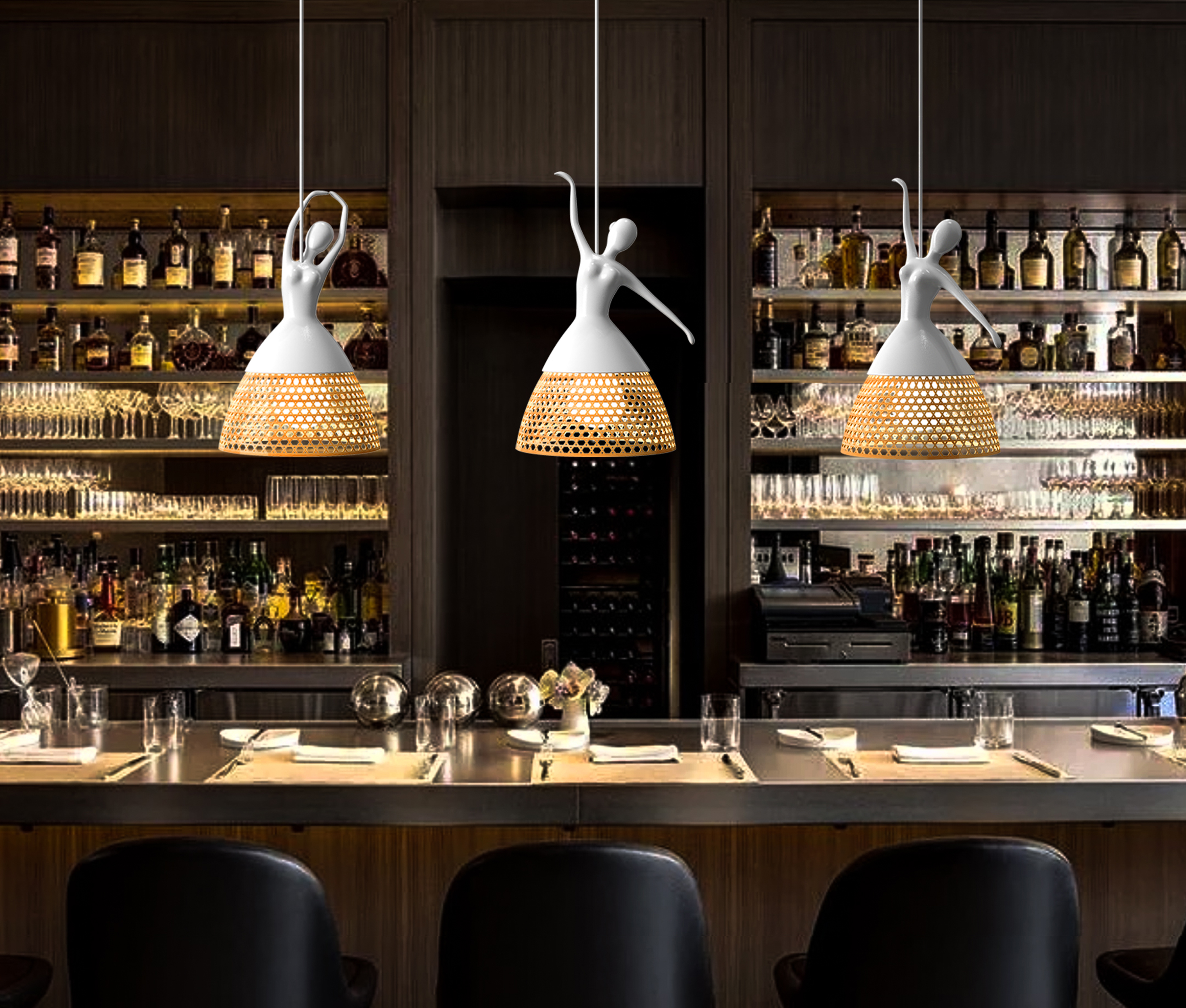 a chandelier，bamboo weaving，ceramics，Rhythmic movement，dance，