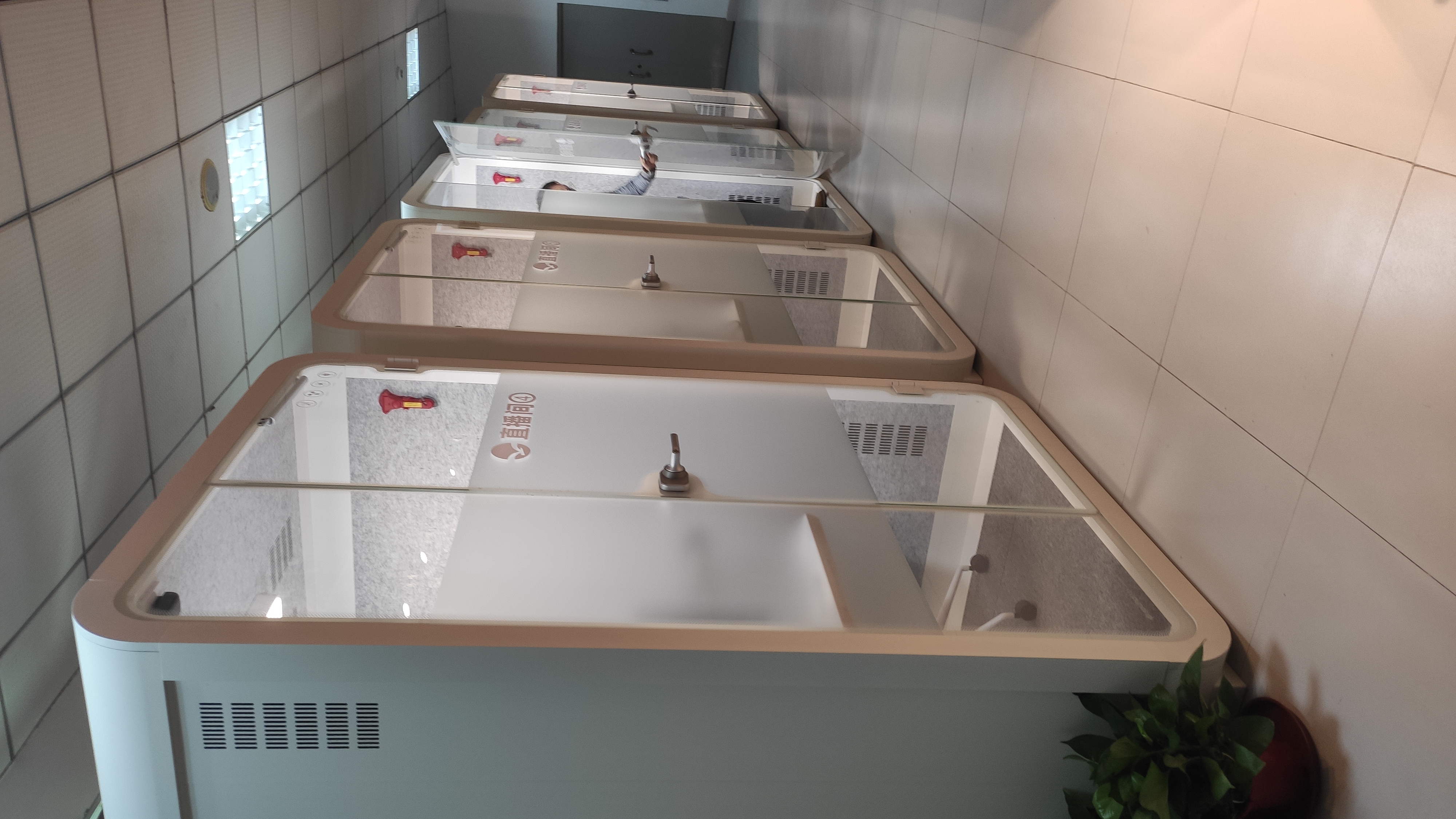 Live broadcast cabin, lesson recording room, online education，