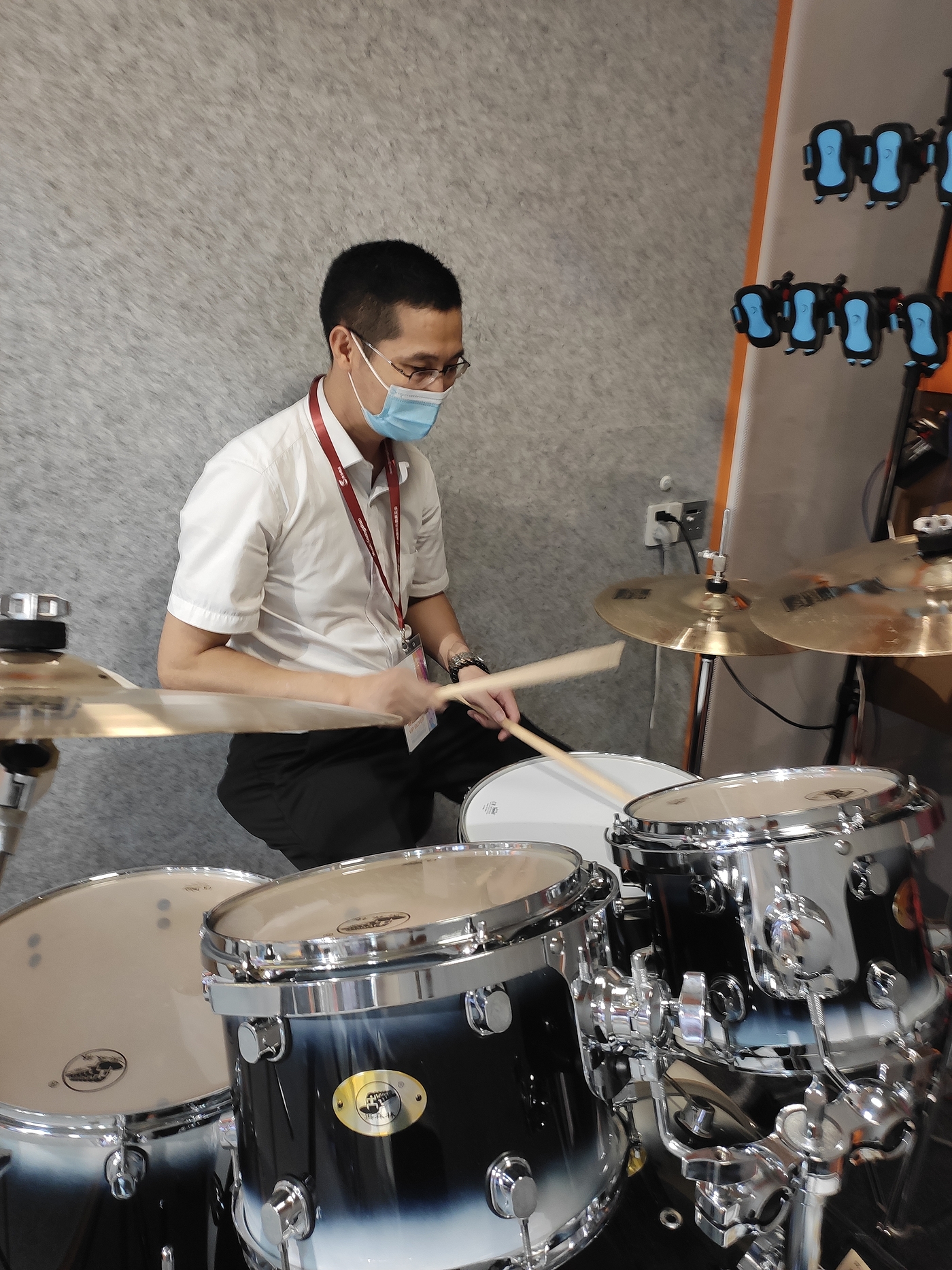 Soundproof room, piano room, drum room and mute cabin，
