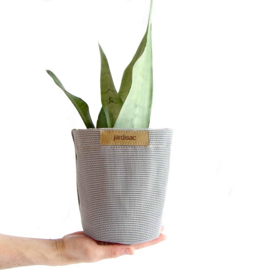 Plastic flowerpot，durable，solid，ventilation，inspiration，