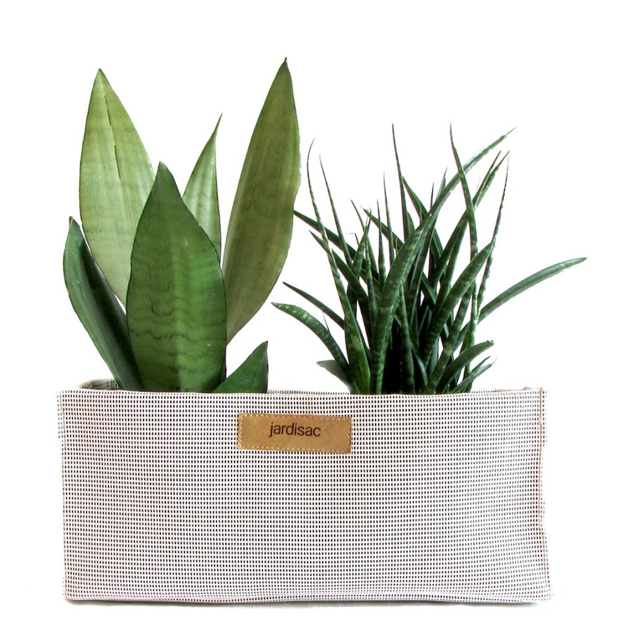 Plastic flowerpot，durable，solid，ventilation，inspiration，