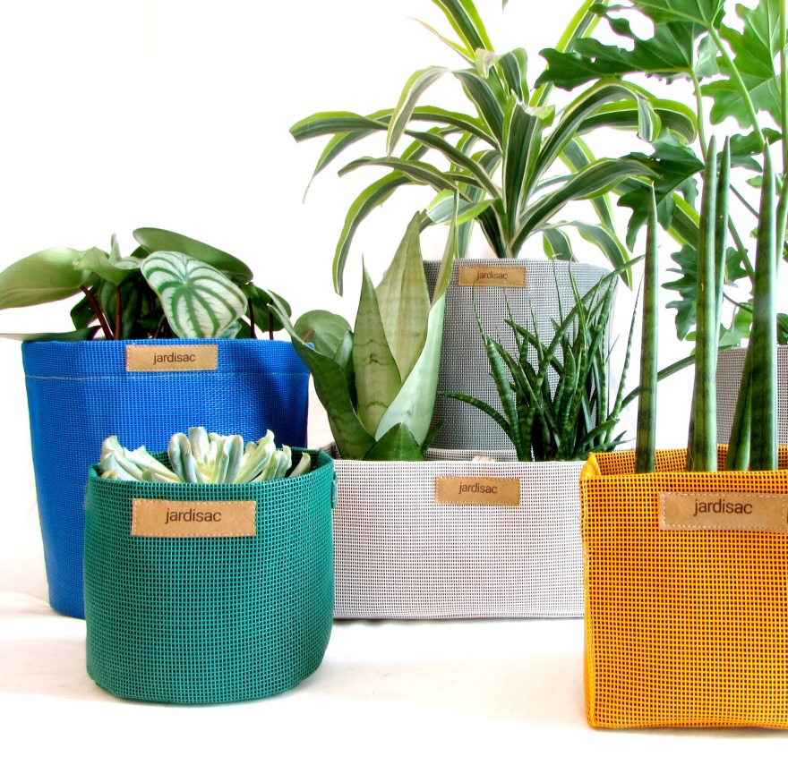 Plastic flowerpot，durable，solid，ventilation，inspiration，