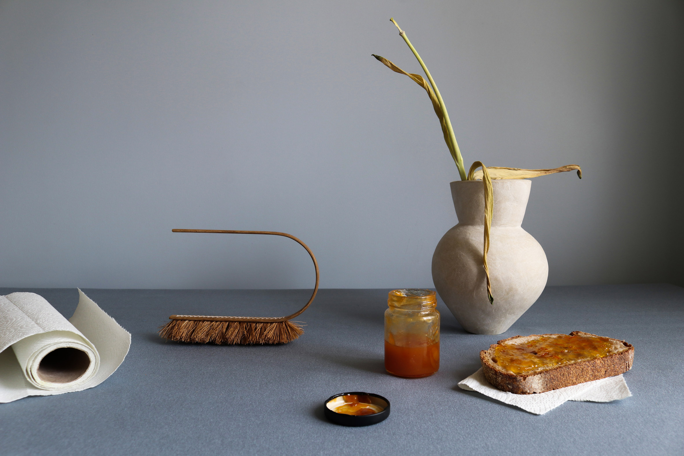 Poppy Lawman，Sculpture debris brush，Undulating handle，