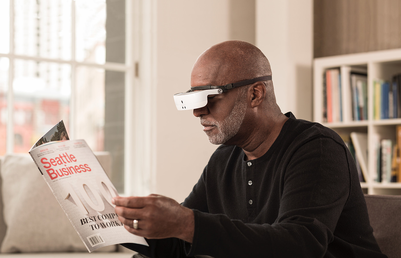 low，glasses，Medical assistance，Rehabilitation equipment，Bluetooth headset，Visual sharing，
