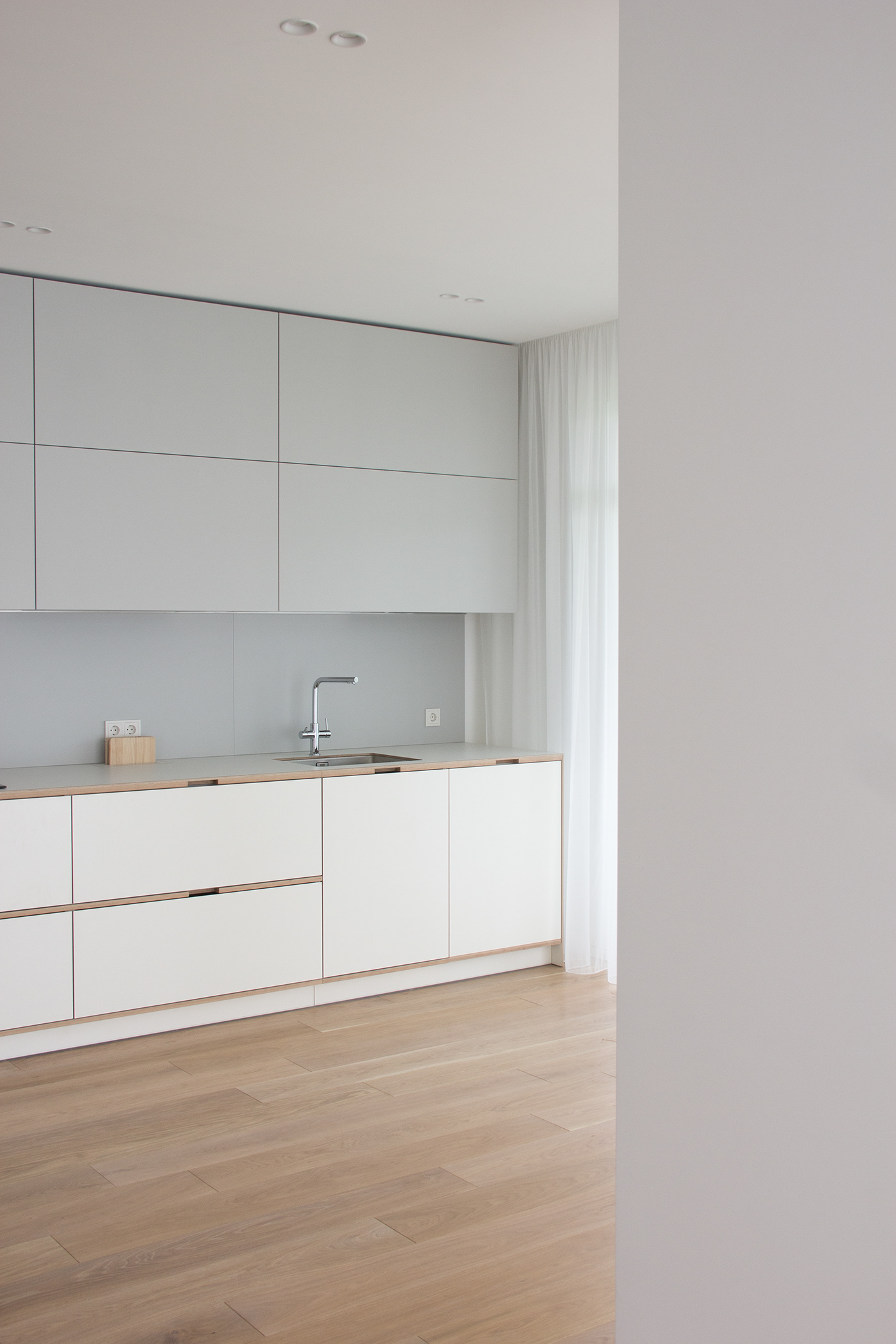 Interior design，Simplicity，cozy，White and grey interior，