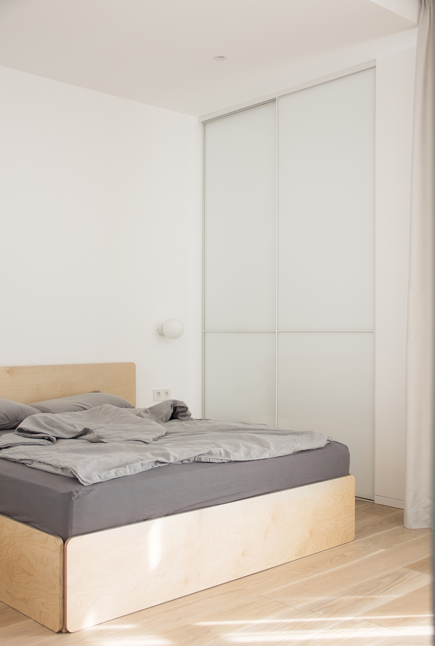 Interior design，Simplicity，cozy，White and grey interior，