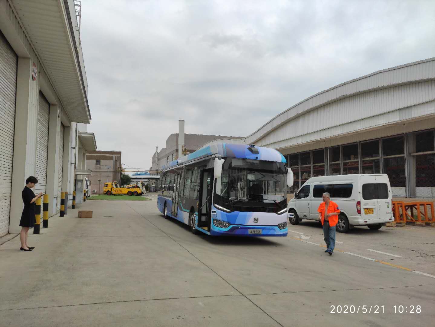 Painting design of SAIC intelligent heavy truck，