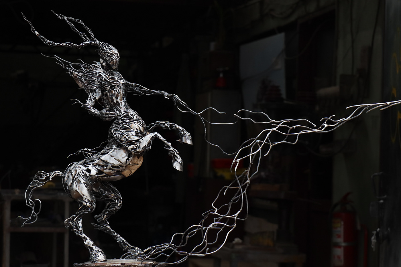 Punk，Punk，Metal，Metal，Sculpture，Sculpture，Men and horses，Men and horses，