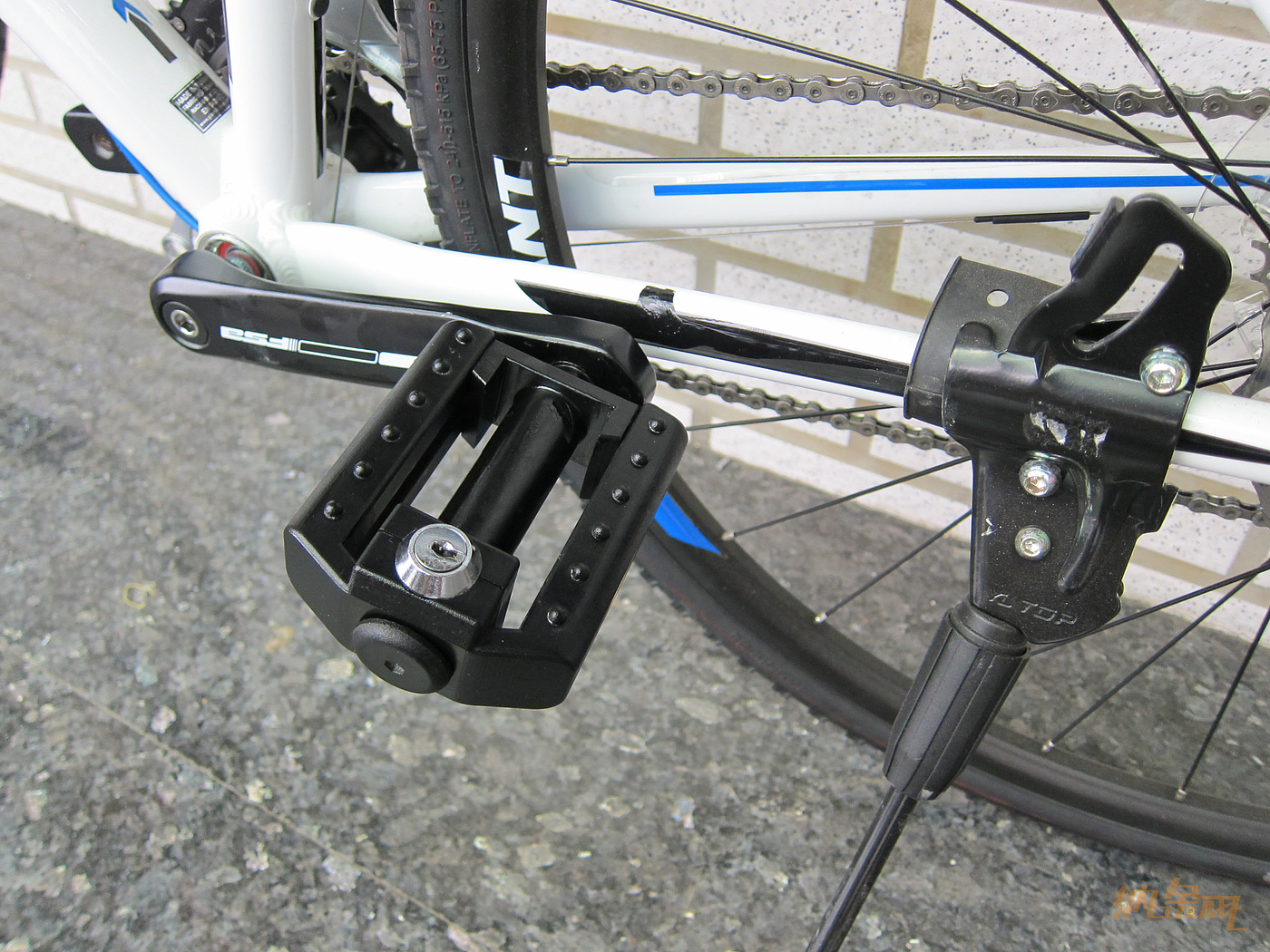 Bicycle，lock，Foot pedal，