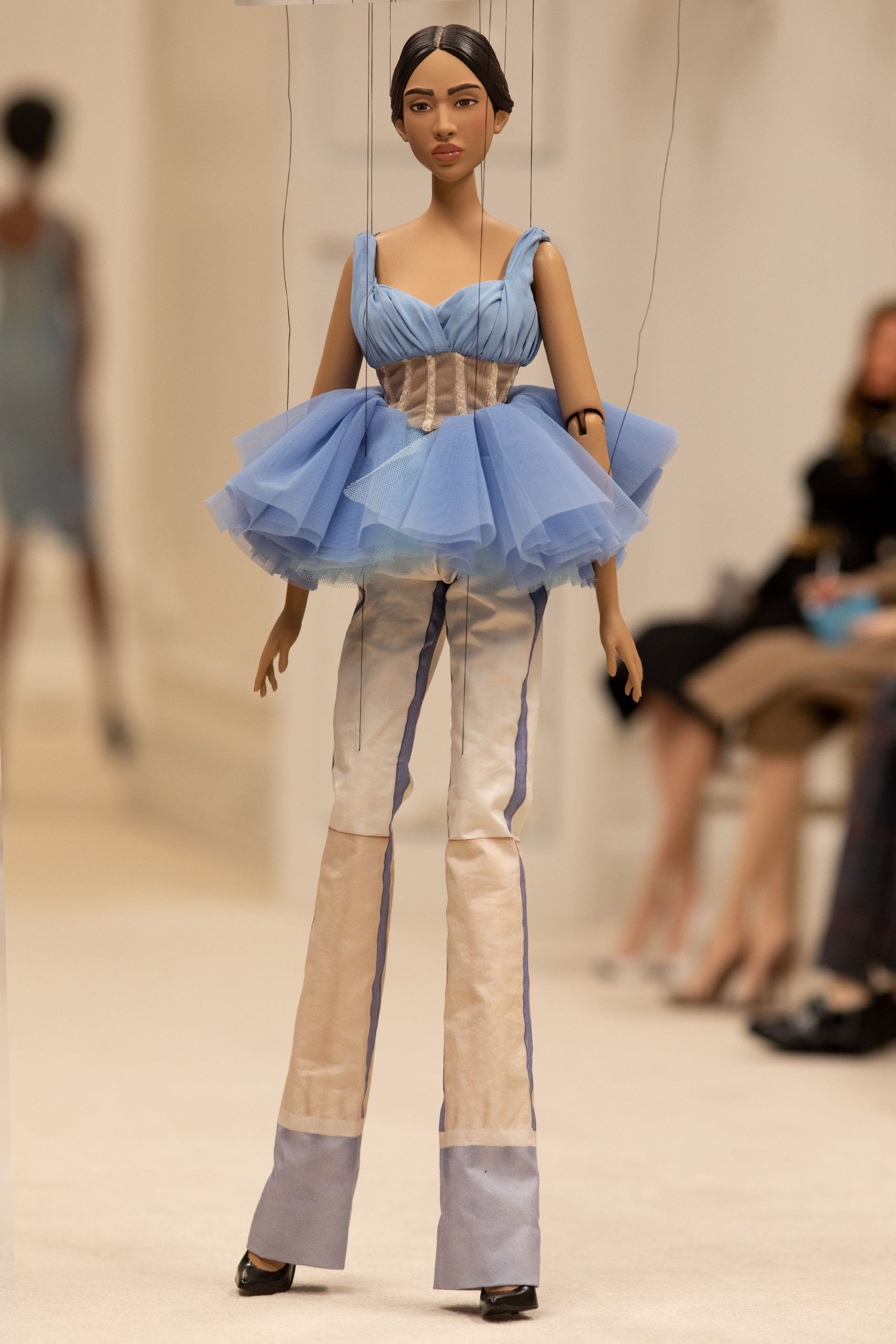 Jeremy Scott，Moschino，No Strings Attached，puppet，latest fashion，