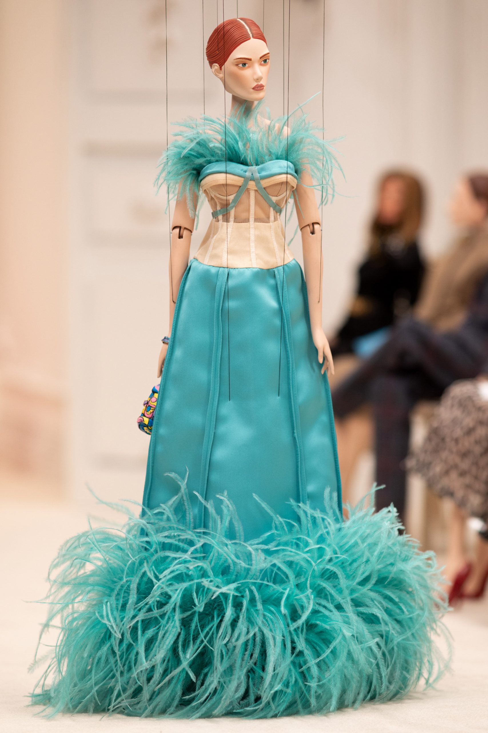Jeremy Scott，Moschino，No Strings Attached，puppet，latest fashion，