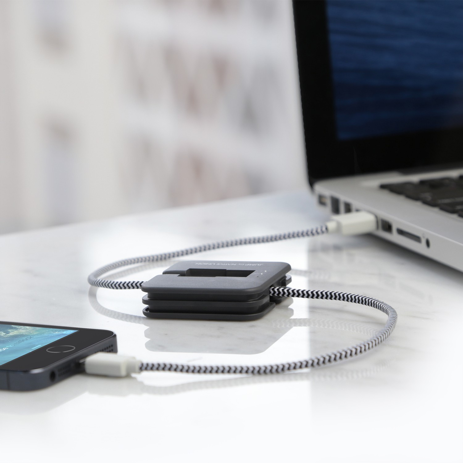 portable battery，data line，Receive，convenient，Easy to use，Mobile accessories，