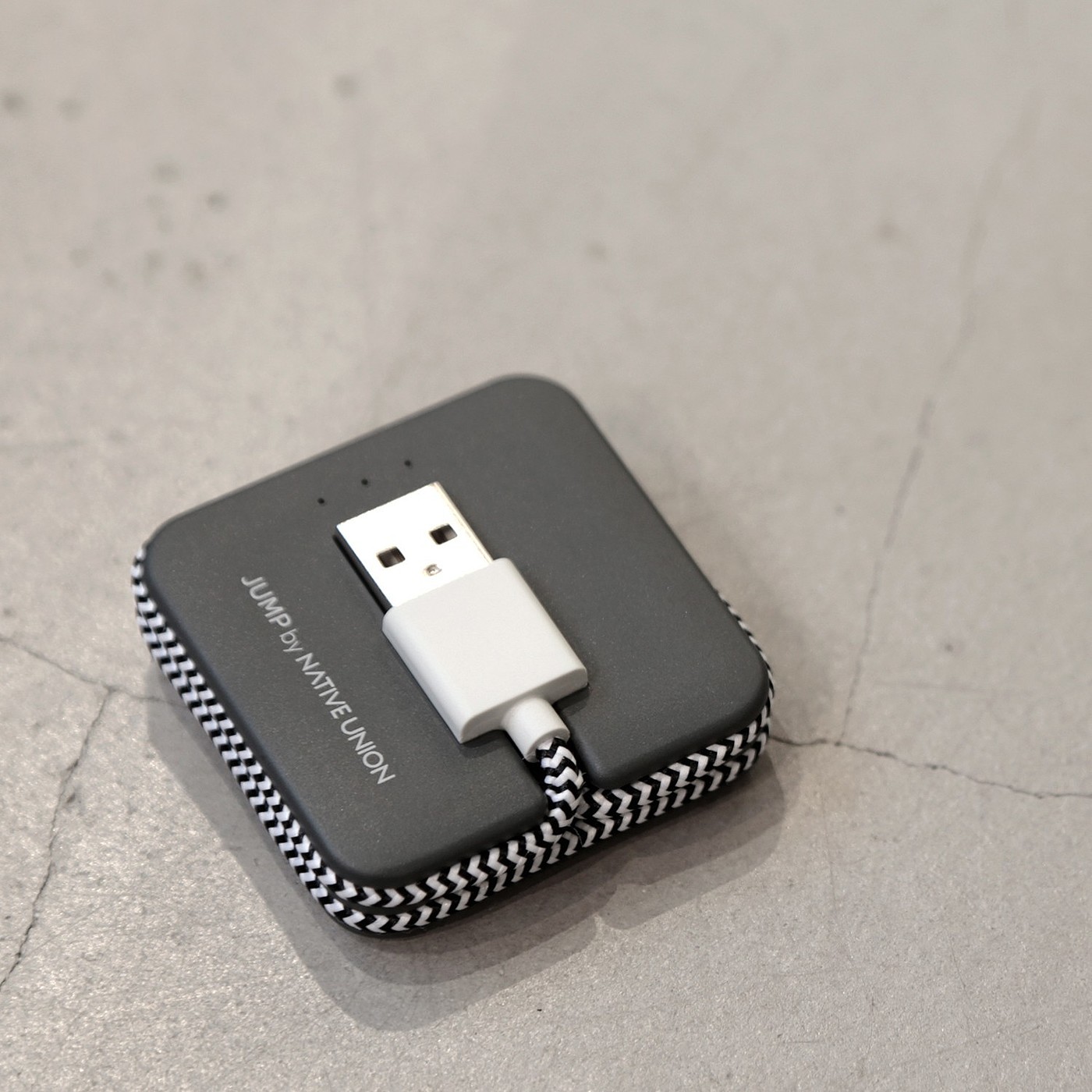 portable battery，data line，Receive，convenient，Easy to use，Mobile accessories，
