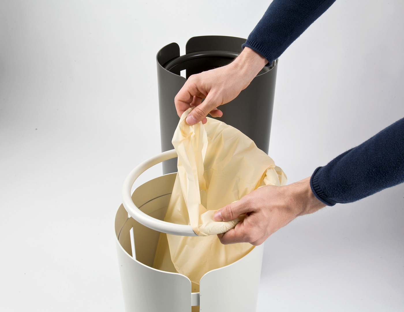 ona，Easy to use，Trash Bin，Household goods design，