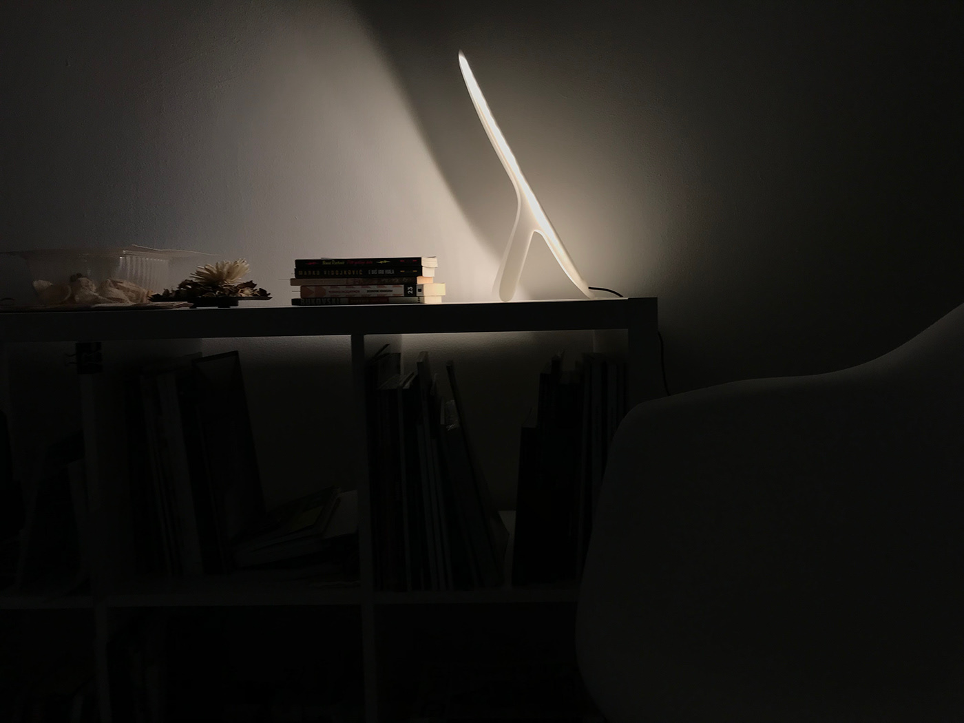 Desk lamp，Simple desk lamp，Save space，