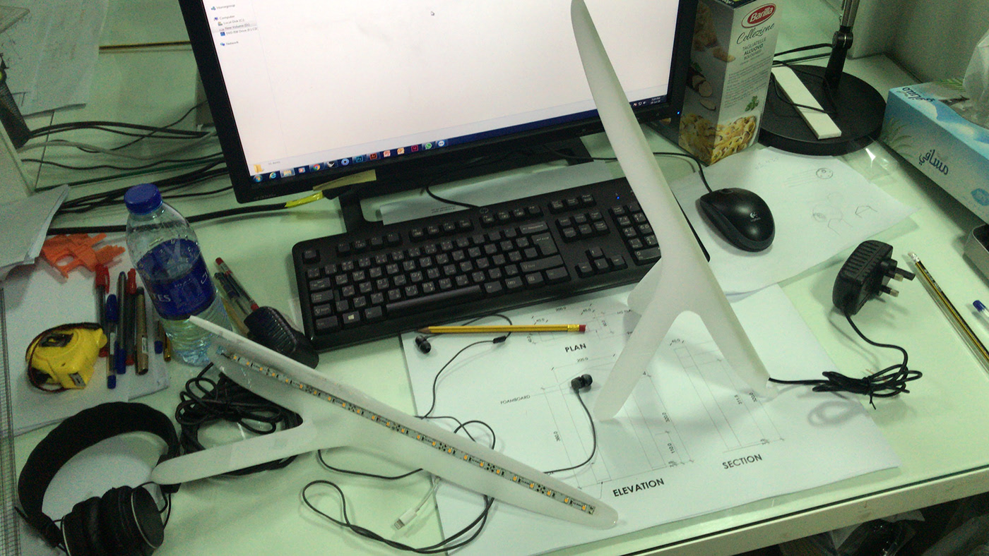 Desk lamp，Simple desk lamp，Save space，