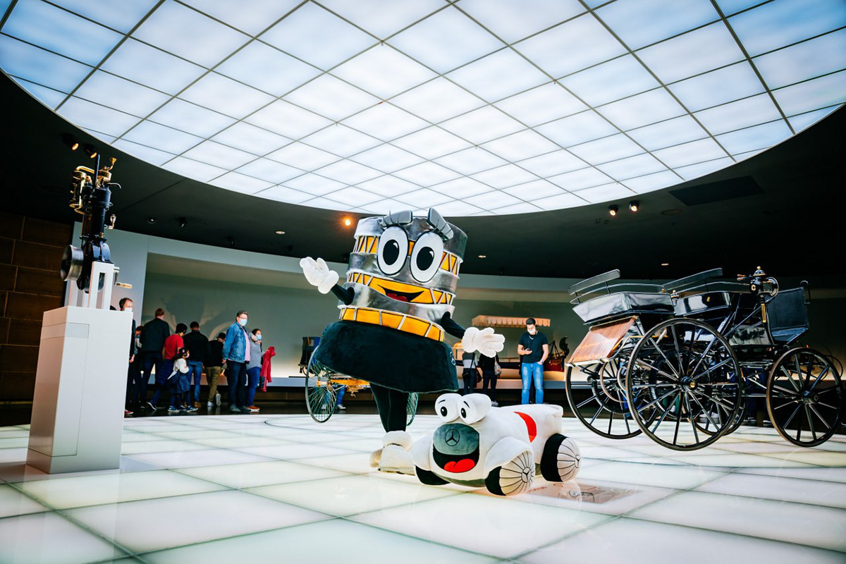 Mercedes Benz，mascot design ，draft，