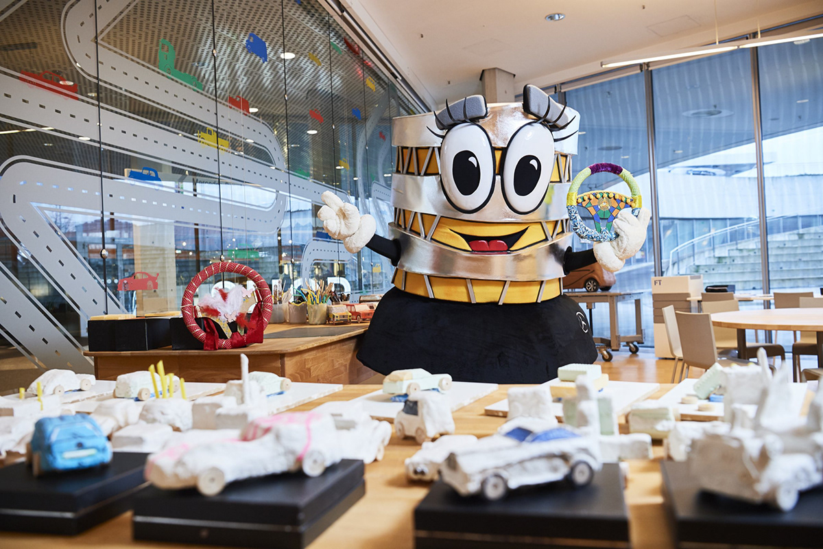 Mercedes Benz，mascot design ，draft，