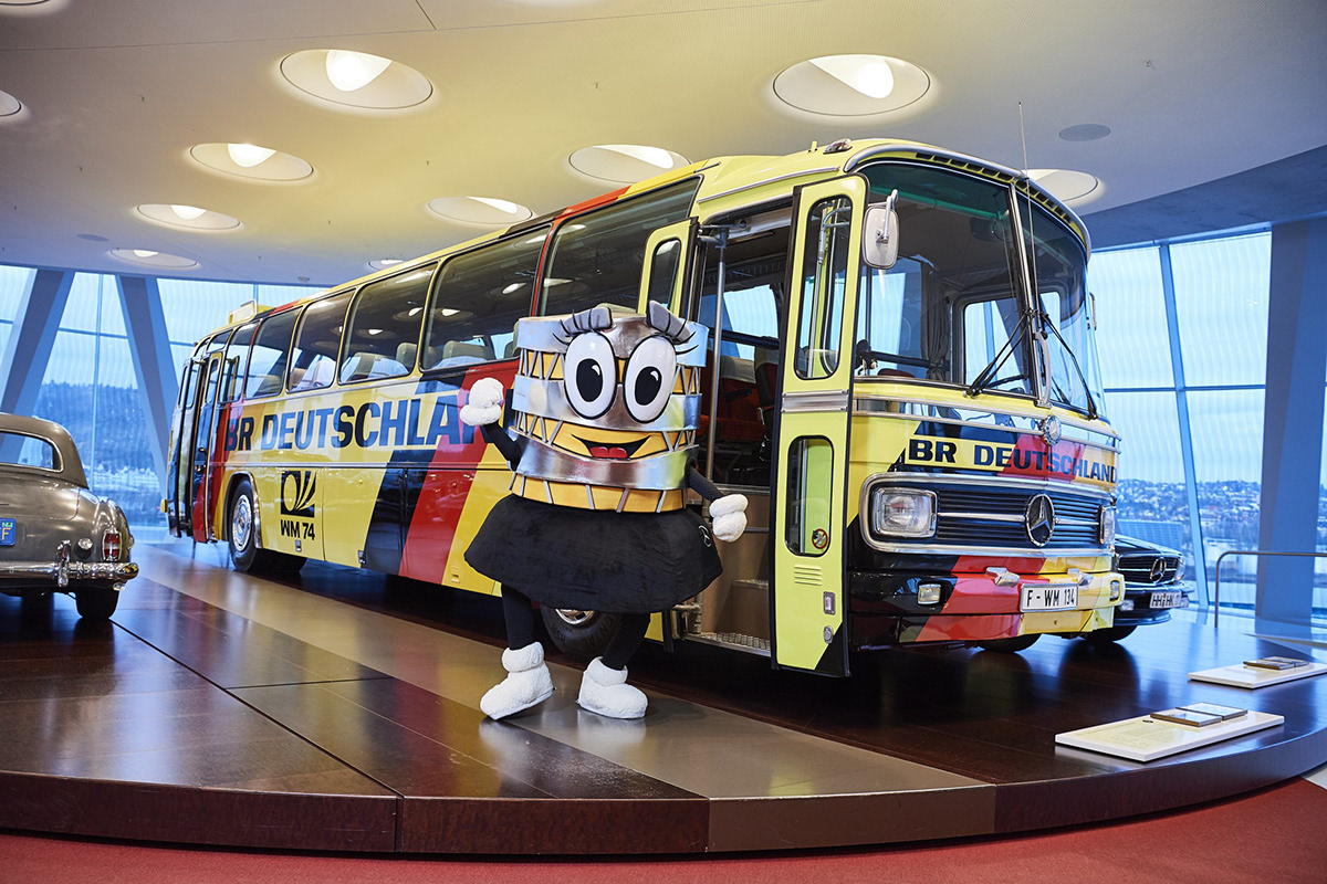 Mercedes Benz，mascot design ，draft，