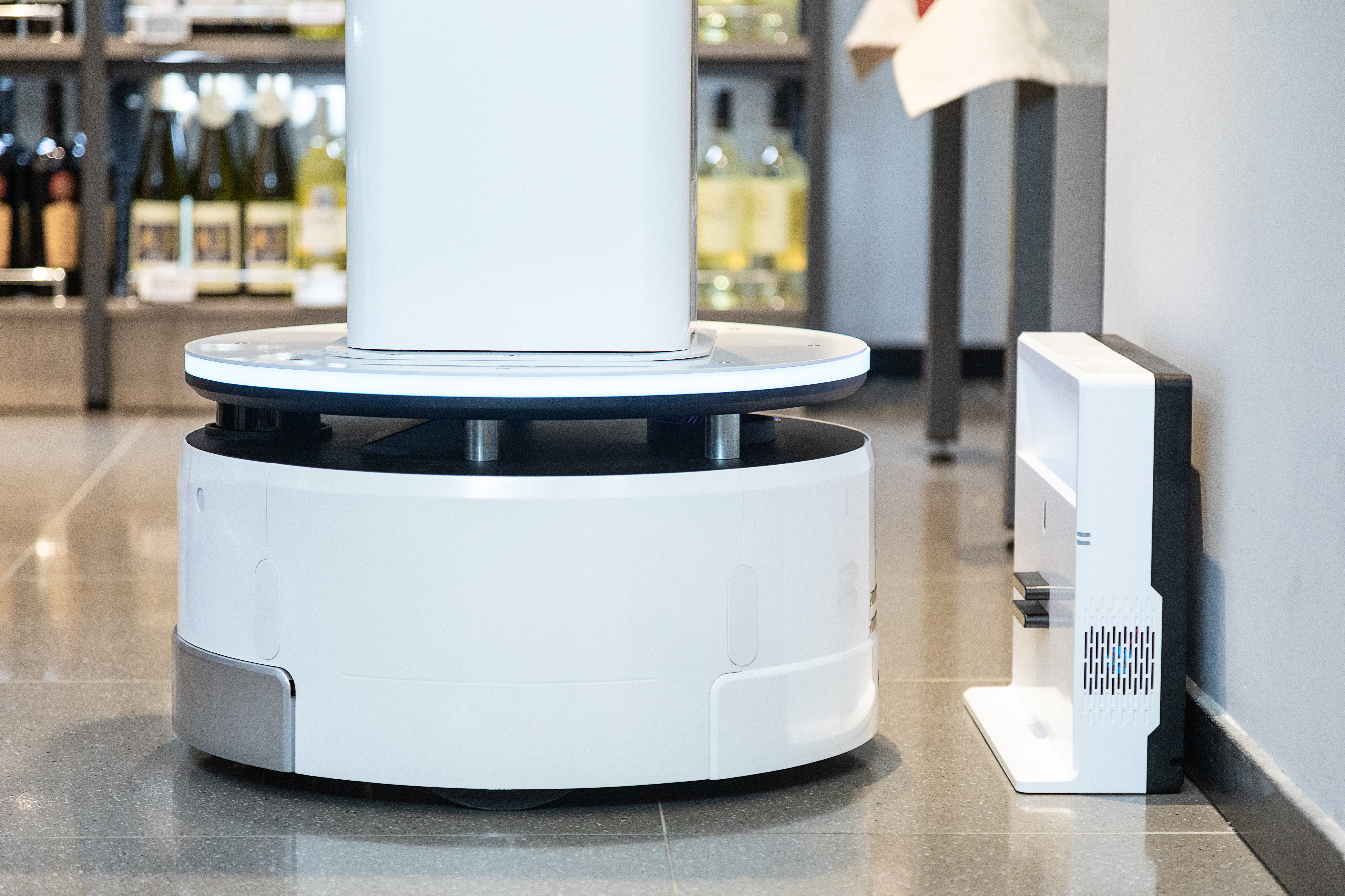 robot，New retail，