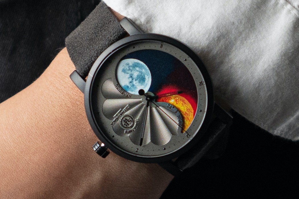 Wristwatch，yin-yang，Swiss watch，