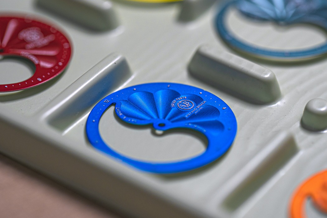 Wristwatch，yin-yang，Swiss watch，