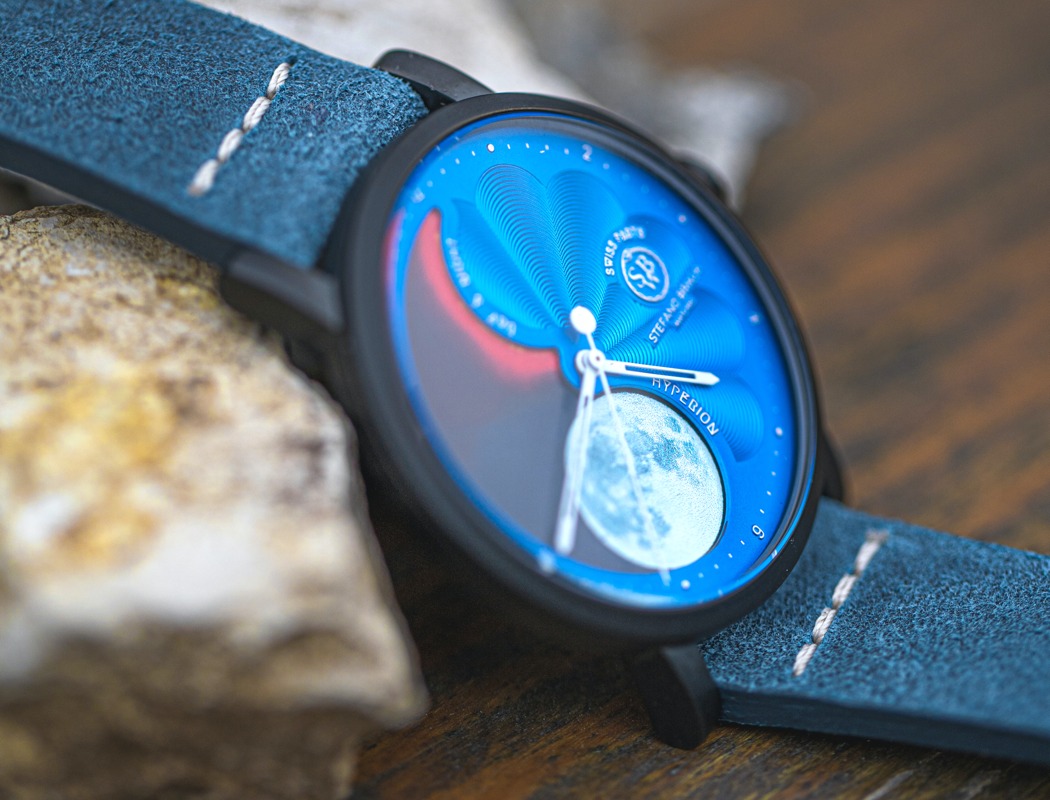 Wristwatch，yin-yang，Swiss watch，