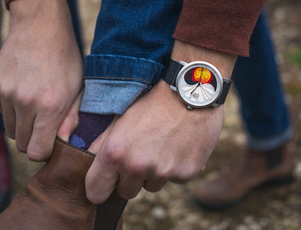 Wristwatch，yin-yang，Swiss watch，