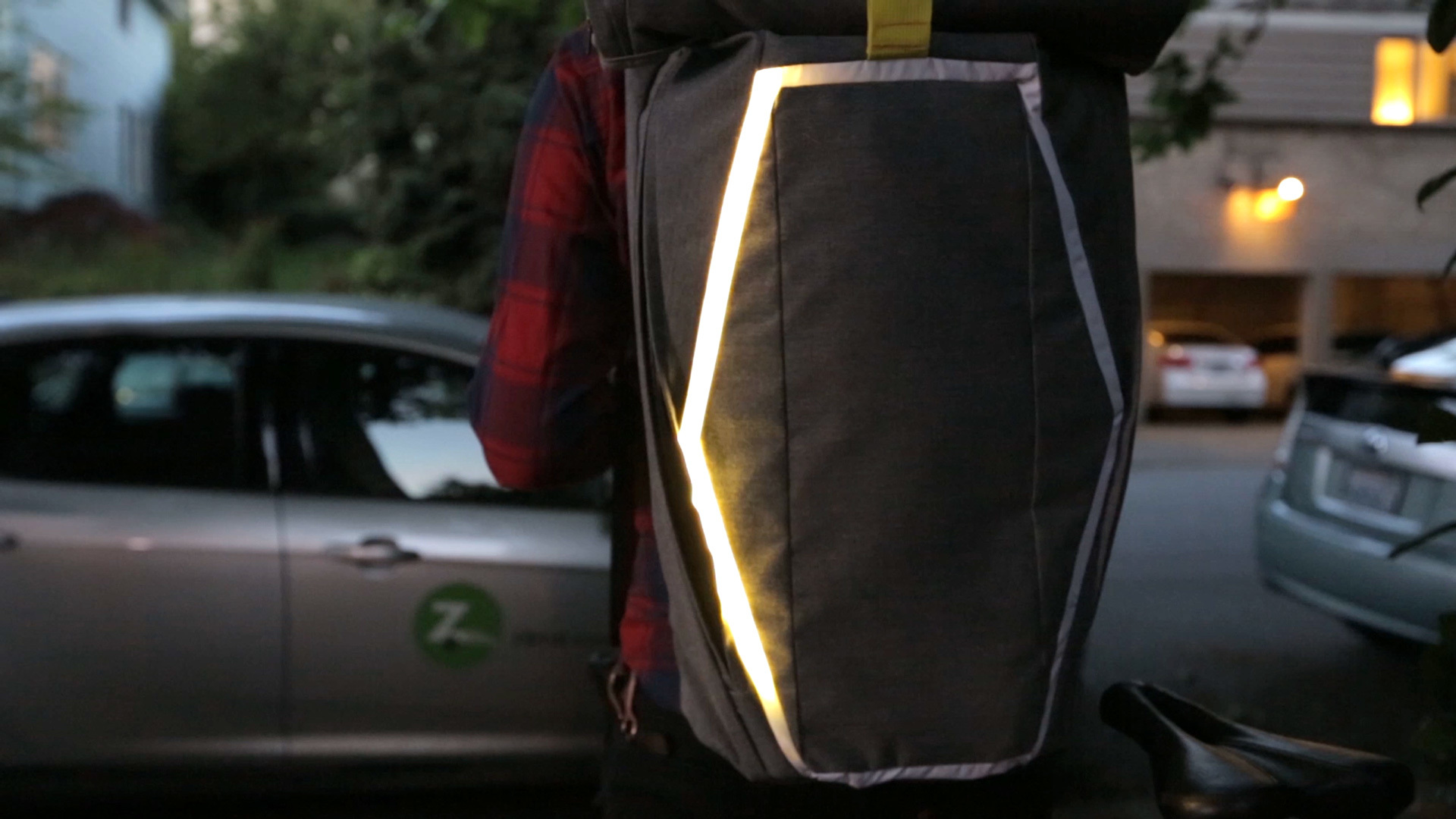 fashion，intelligence，security，Back light，City Backpack，brakepack，Save lives，