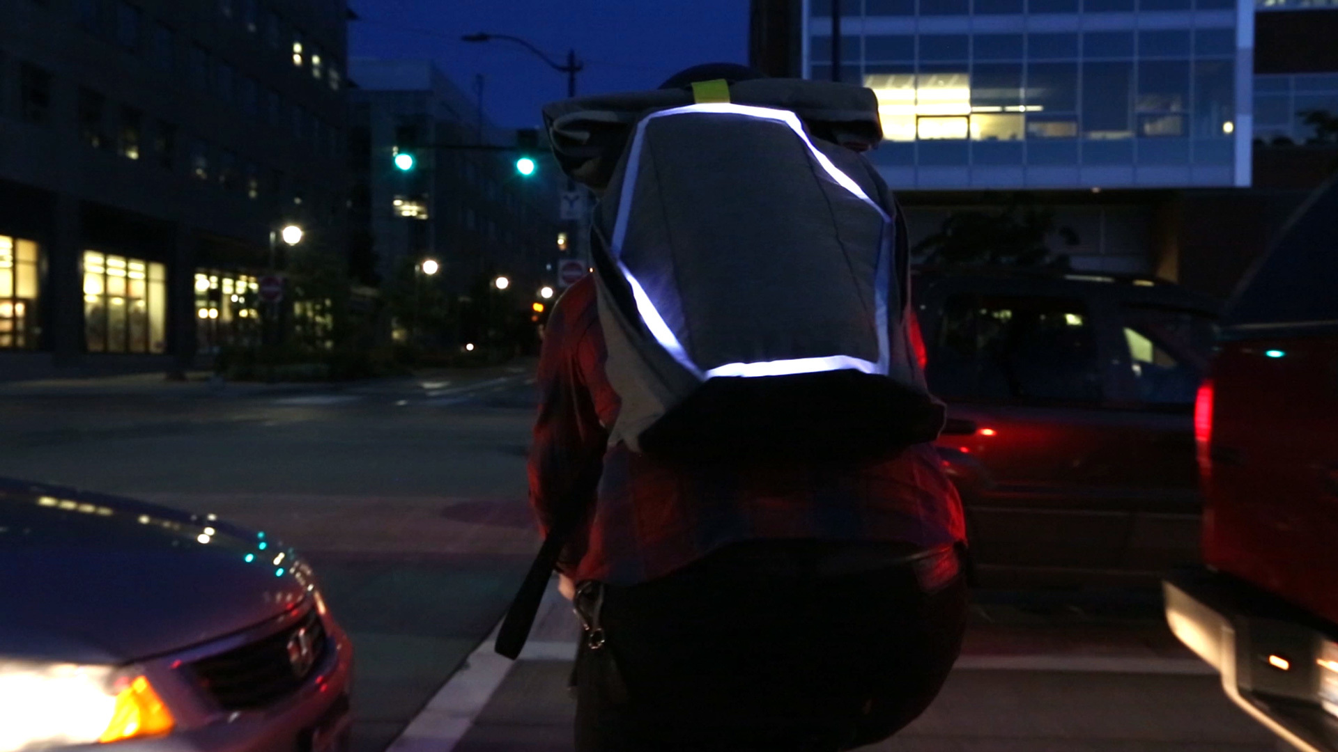 fashion，intelligence，security，Back light，City Backpack，brakepack，Save lives，