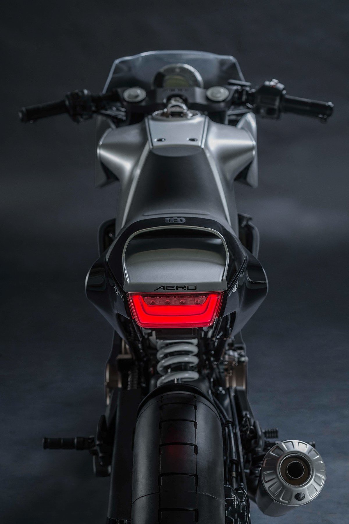 motorcycle，appearance，power，performance，industrial design，