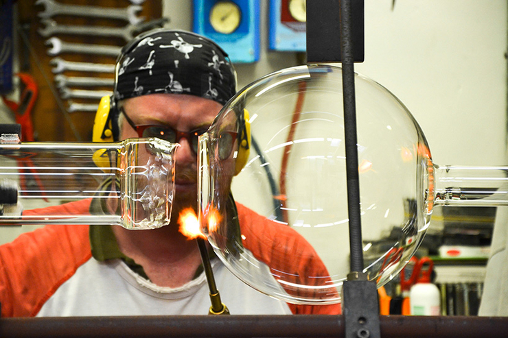 lamps and lanterns，Wood carving，Glass，