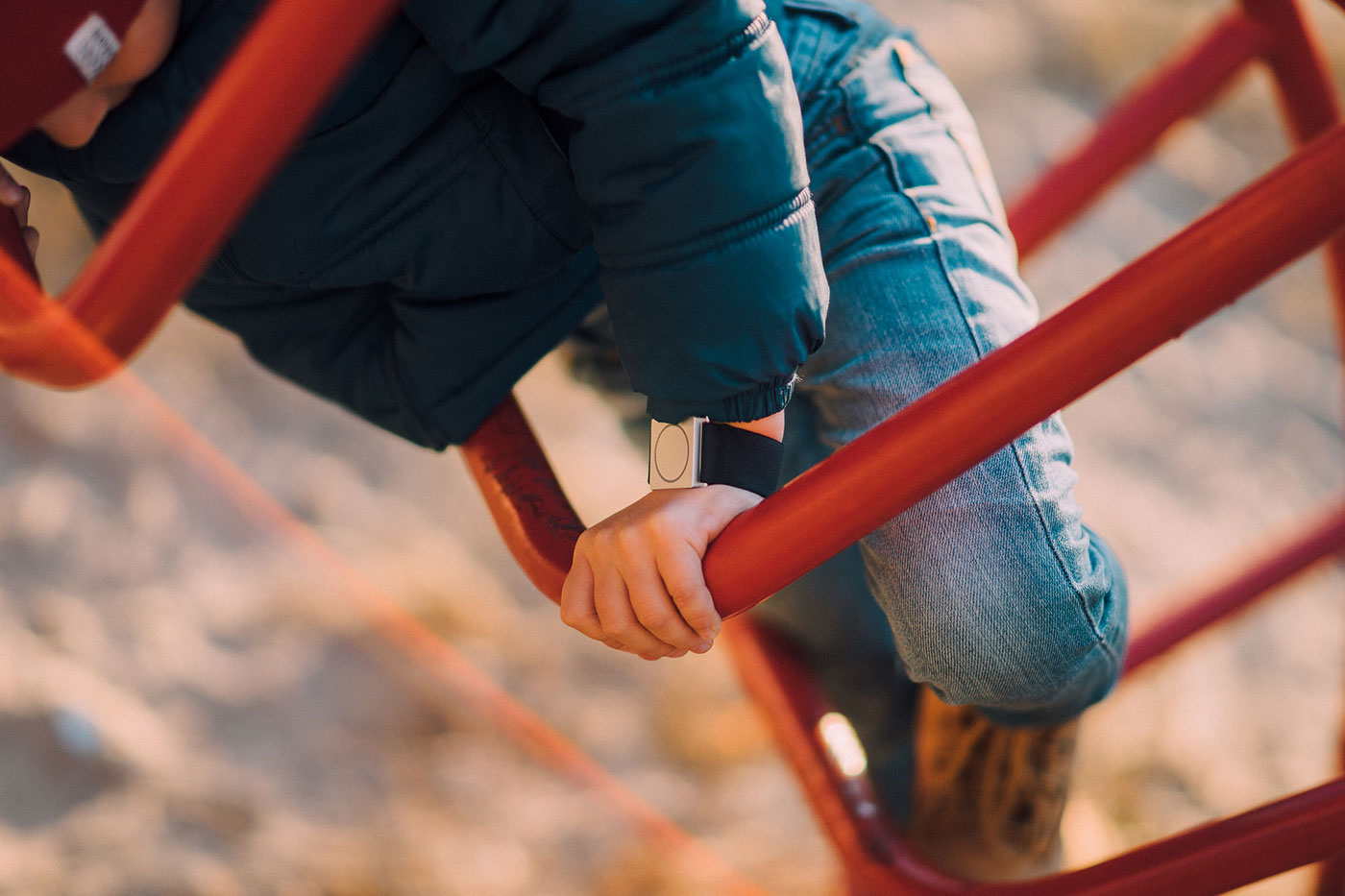 love，Intelligent Watch，user friendly design，Health monitoring，fashion，Prevention of epilepsy，industrial design，originality，