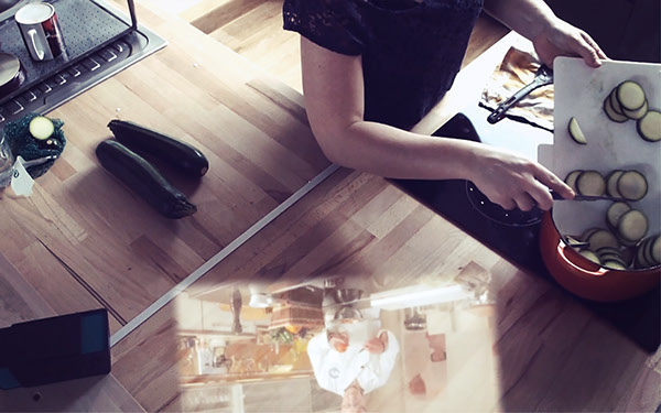 Samsung，Smart watch companion，Portable，Projector，Electronics，industrial design，