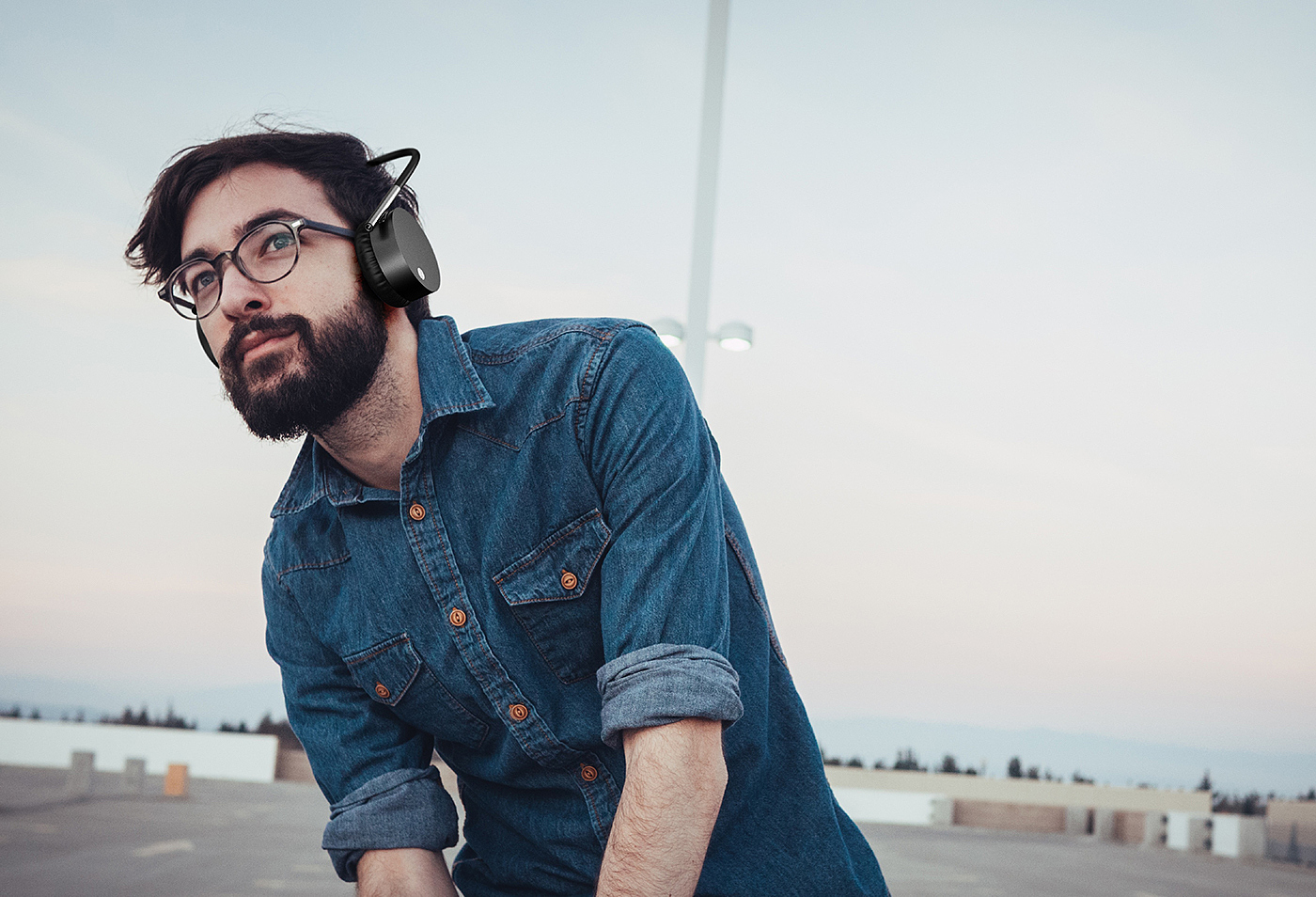 gravity，headset，light，tone quality，product design，