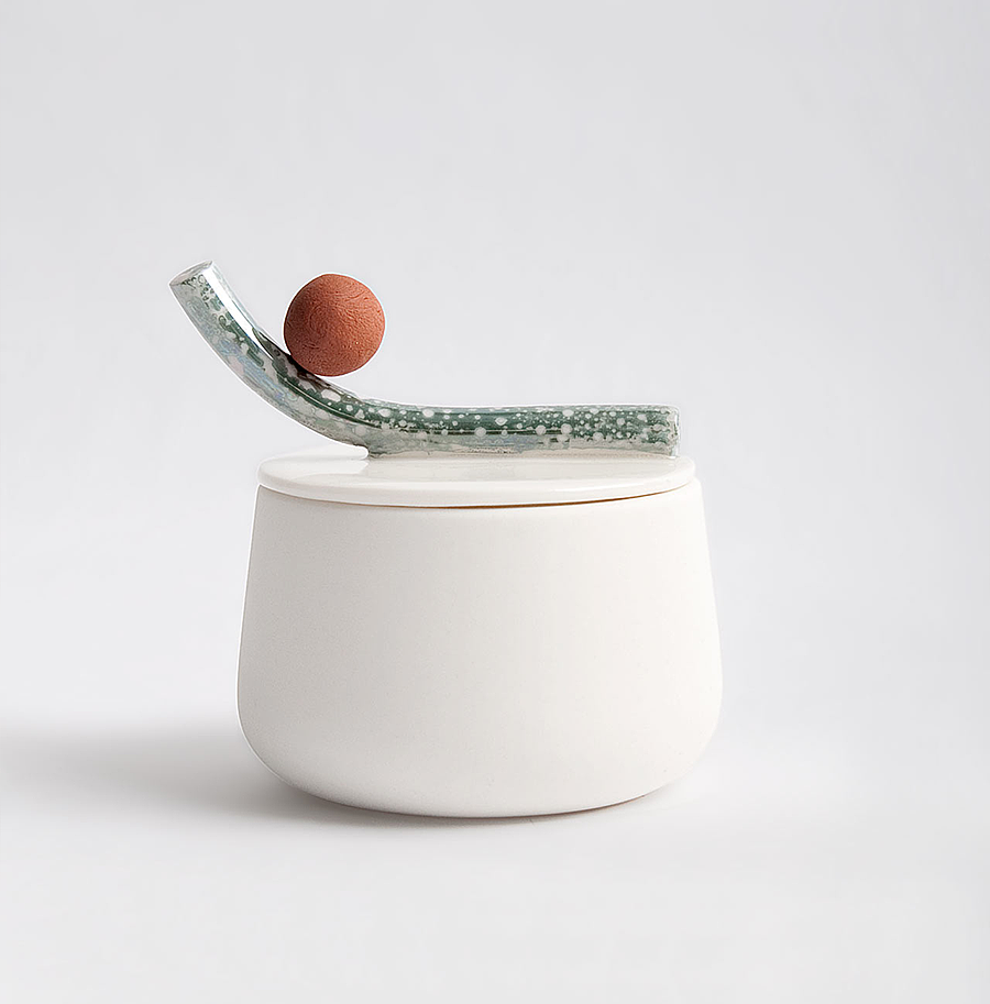 Laura Itkonen，fly，Ceramic ware，Artwork，