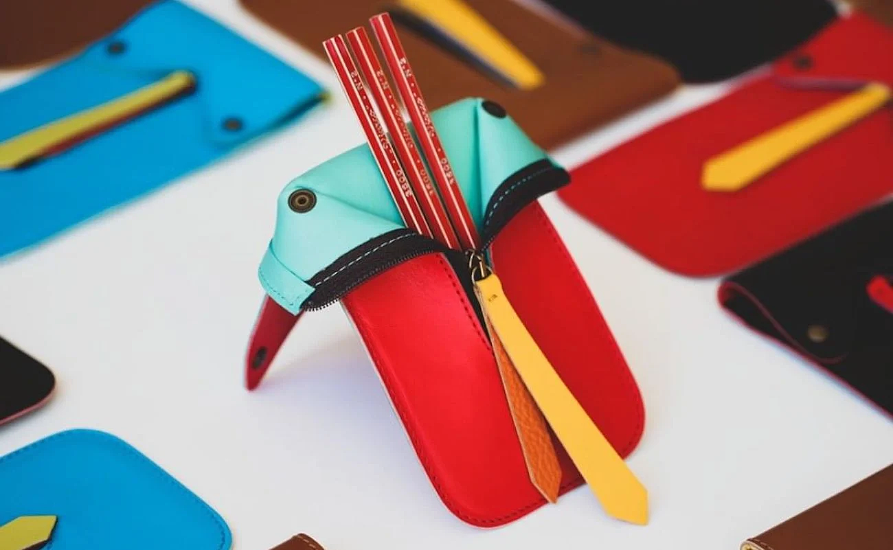 Leather pouch，pencil，Viarco，