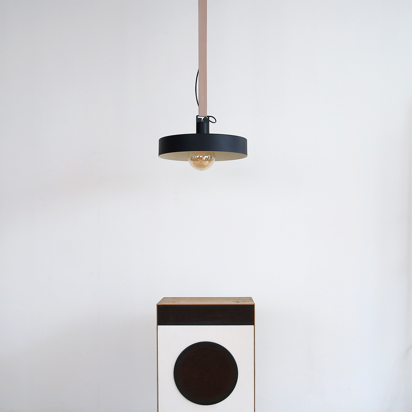 Adjustable length，fashion，lamps and lanterns，industrial design，shadow，